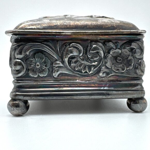 Wilcox Silver Plate Gilt Trinket Box Rectangular Jewelry Floral Embossed Hinged - Picture 8 of 13